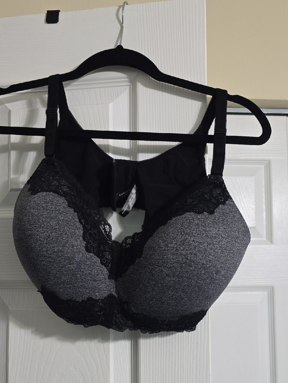 Comfort Molded Lace-Trim Bra - Heather Gray & Black